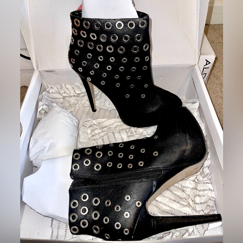 ALDO Black Heels (Size 8)